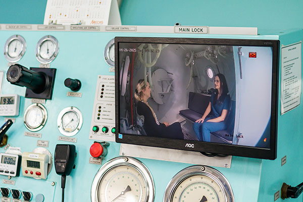 Hyperbaric Oxygen Therapy chamber in Durban with Dr. Steph Osborn